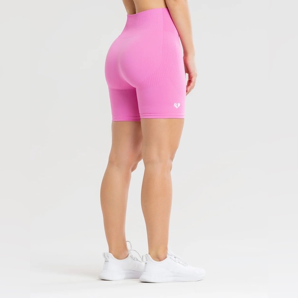 Power Seamless Cycling Shorts

Color: Phlox Pink  - Small And Medium - Picture 2 of 7